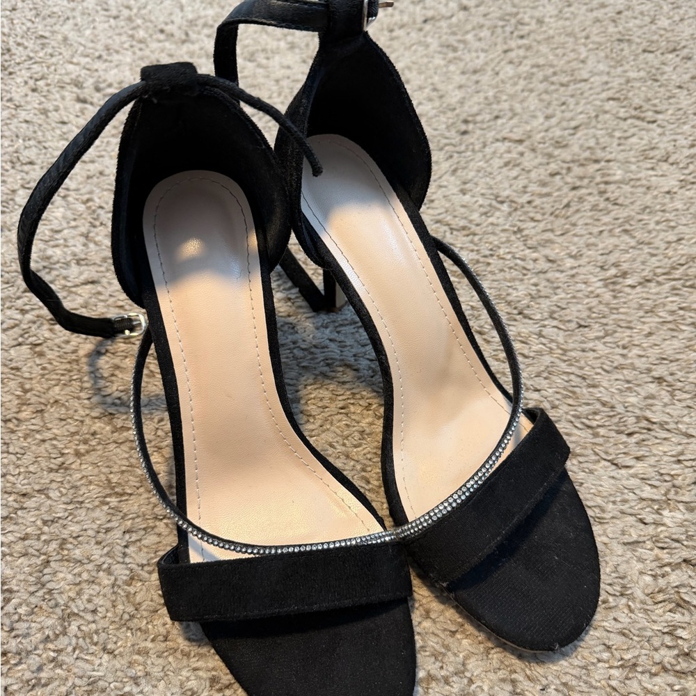 Elegant Black Heels size 8 - Picture 2 of 3